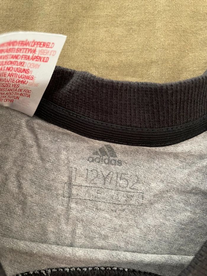 T-shirt Adidas gris & noir 12 ans - photo numéro 2