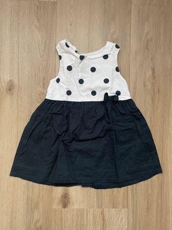 Robe Kiabi bleue marine et blanche 9 mois