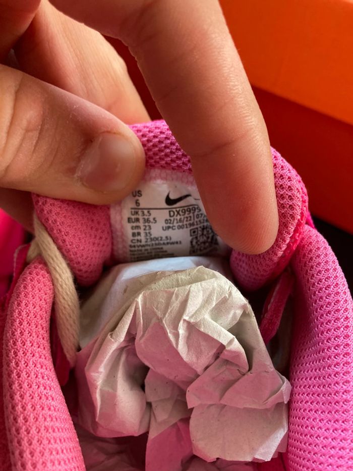 Baskets Basses Femme Nike Air Humara LX Jacquemus Pink - Taille 36.5 - photo numéro 8