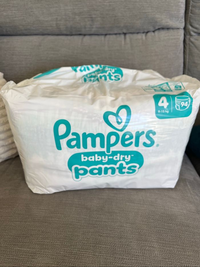 Couches pampers baby dry pants taille 4