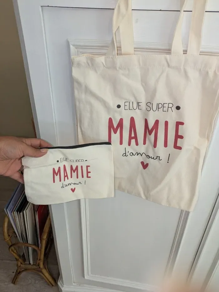 Tote bag + pochette assortie "Élue super mamie d’amour" idée cadeau - photo numéro 2
