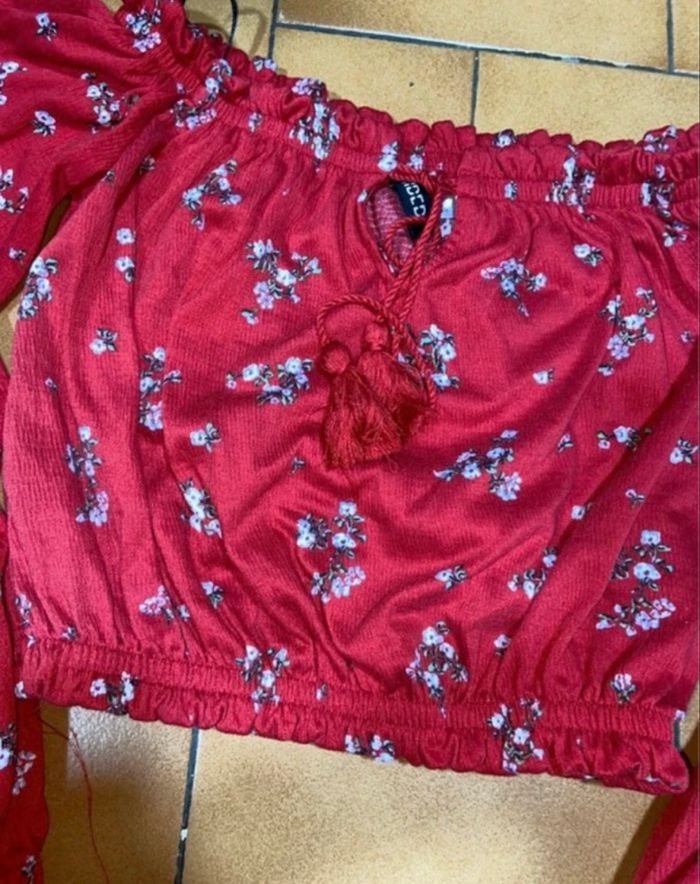 Crop top bohème rouge à fleur xs h&m - photo numéro 3