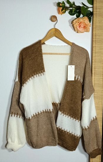 Cardigan a maille patchwork manches bouffantes beige/camel taille 42-44