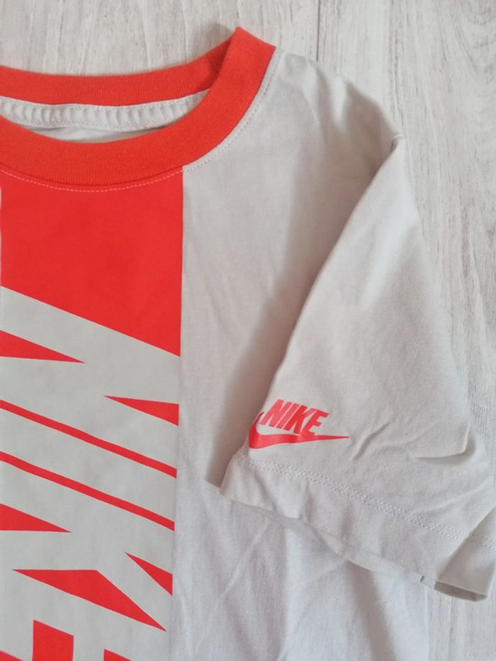 Tee shirt Nike
Taille 11/ 12 ans Comme neuf, porté 1 fois - photo numéro 3