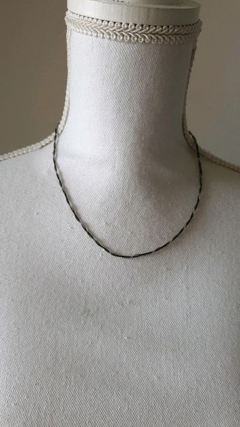 Ras de cou noir et argenté