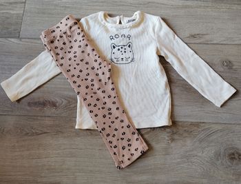 Ensemble t-shirt manches longues et legging taille 24 mois