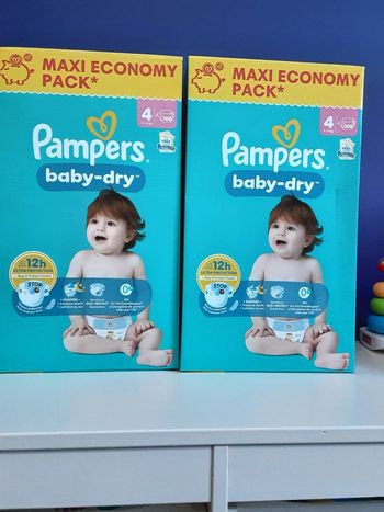 2 cartons pampers taille 4