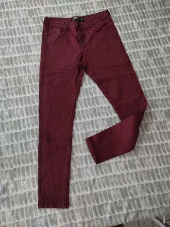Pantalon jeans slim stretch rouge bordeaux effet ciré Bershka taille 42