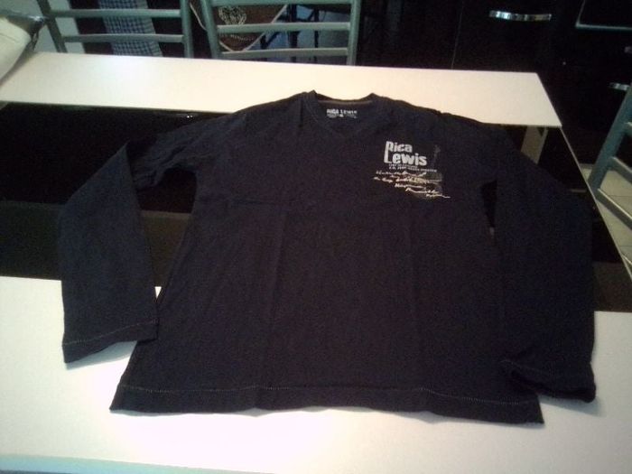 Tee shirt manches longues.   RICA LEWIS.  Taille S