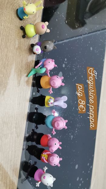 Lot 10 fegurines peppa pig