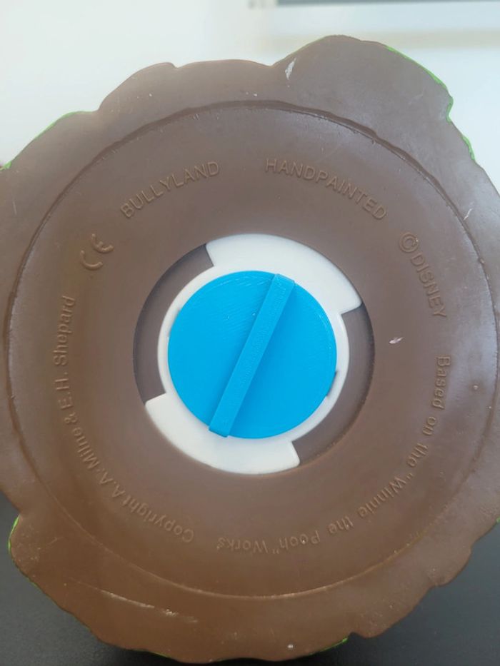 Vends tirelire travail de winny l ourson bullyland peinte à la main 21 cm - photo numéro 6