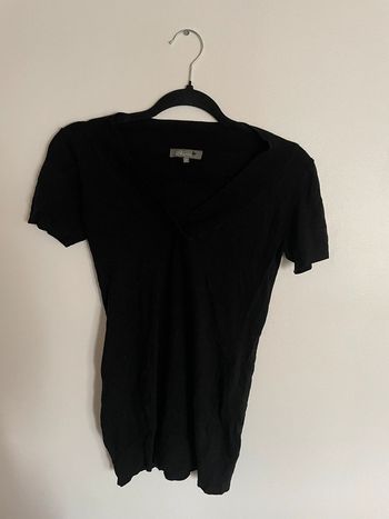 Pull noir manches courtes col V