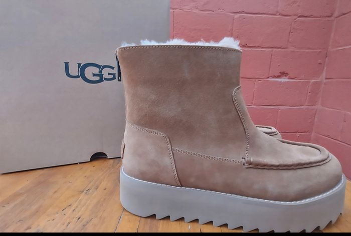 Boots Ugg W CLASSIC RISING HEEL ZIP