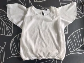 Joli haut / blouse manches courtes scintillant fille Gemo 8 ans