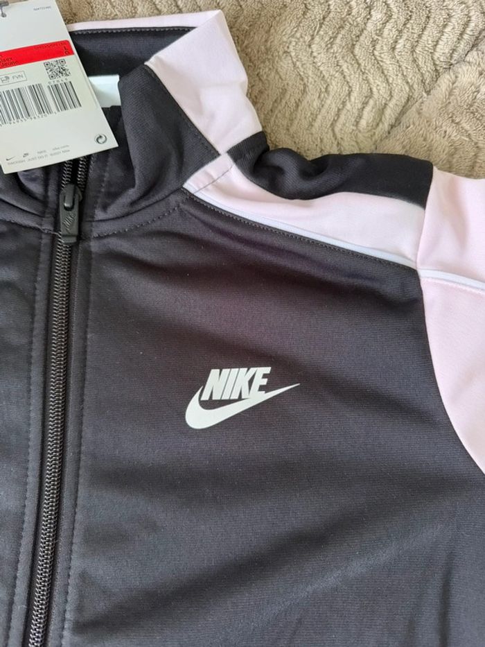 Veste Nike neuve avec étiquettes pour enfants taille L - photo numéro 3