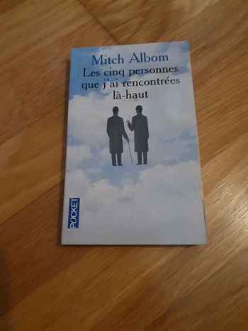 Livre les cinq personnes que j'ai rencontré la haut