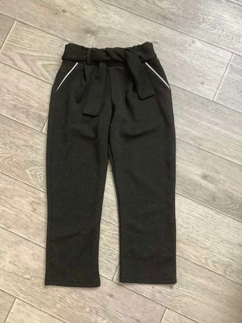 Pantalon noir avec ceinture paillettes 4 ans