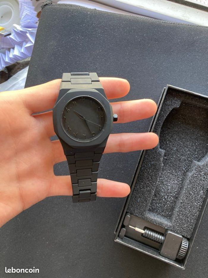 Montre noire minimaliste NEUVE – Taille unique – Style chic & moderne ✨ - photo numéro 3