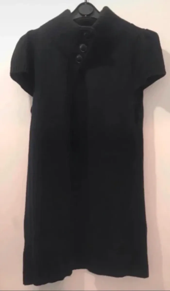 Gilet femme etam manche courte noir avec trois gros boutons sur le cou taille L - photo numéro 2
