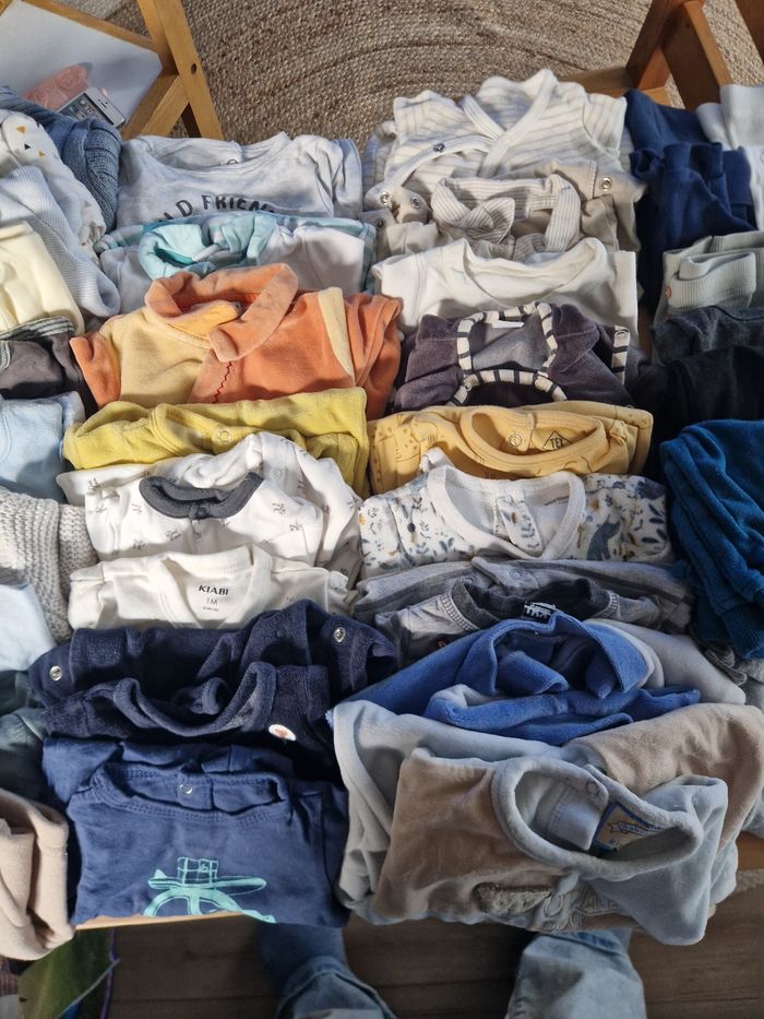 Lot vêtements 1 mois mixte ou garçon
