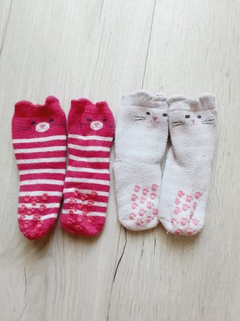 Lot 2 paires de chaussettes chaussons filles anti dérapantes chat pointure 21 - 22