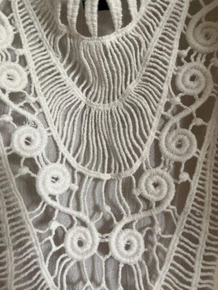 Top blanc avec dos dentelle - photo numéro 2