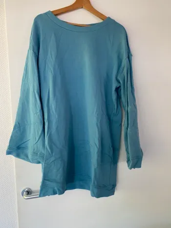 Robe pull bleu manche évasé