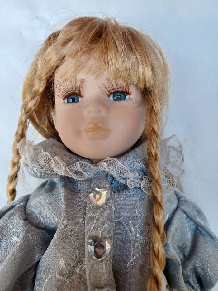 Poupee de collection - photo numéro 2