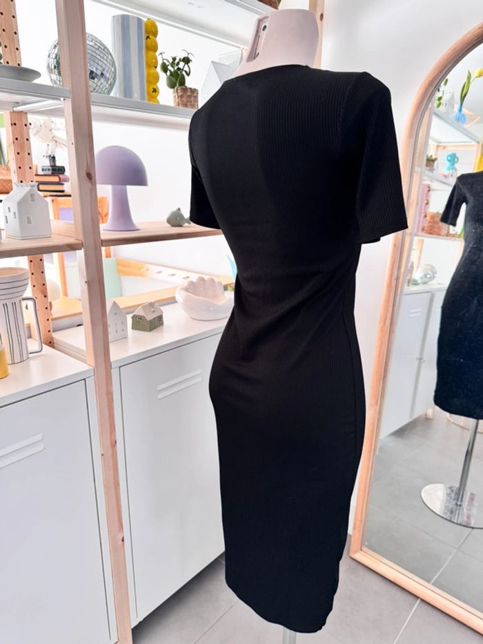 Robe longue noire - photo numéro 3