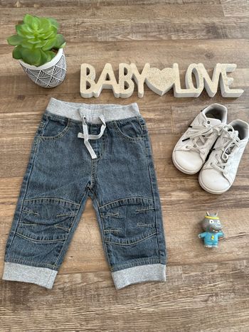 - Jeans Tissaia  - 12 mois  - Très bon état 