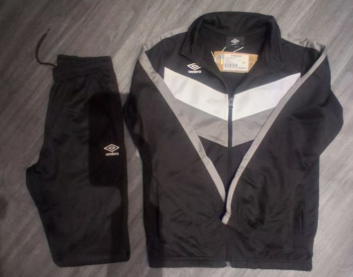 Survêtement Umbro neuf