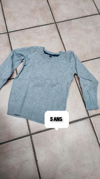 Pull V gris