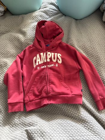 Sweat à capuche zippe devant 