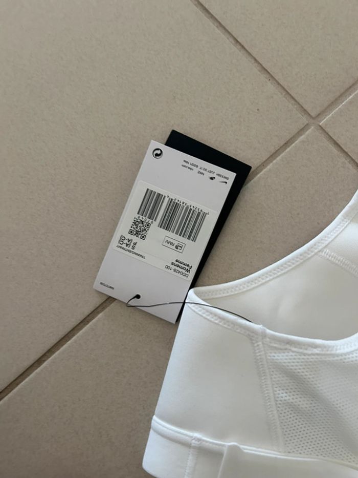 Brassière Nike taille s - photo numéro 3