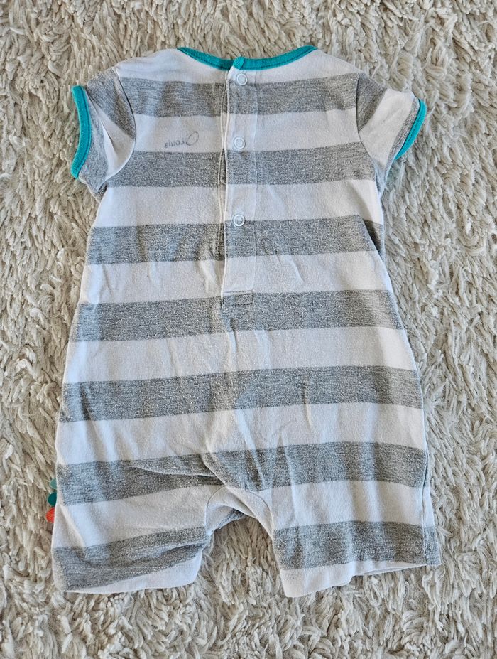 Barboteuse et ensemble 1 mois - photo numéro 3