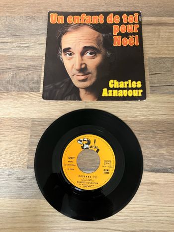 Vinyle 44 tours-Charles Aznavour-Un enfant de toi pour Noël