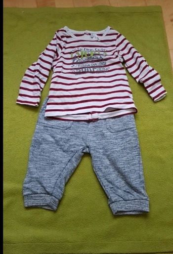 Très joli survêtement garçon 12 mois