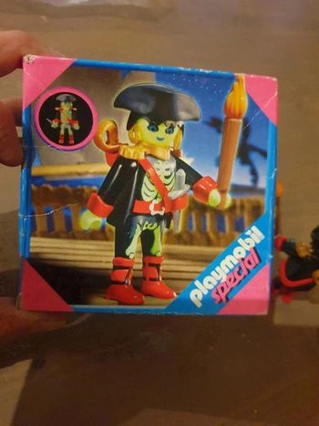 Playmobil 4671 Le pirate fantôme annee 2008. phosphorescent