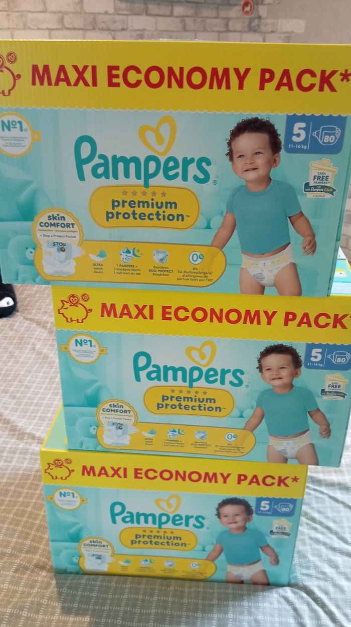 Pampers premium protection taille 5 neuf jamais ouvert