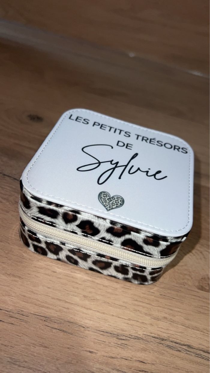 Boîte à bijoux personnalisée