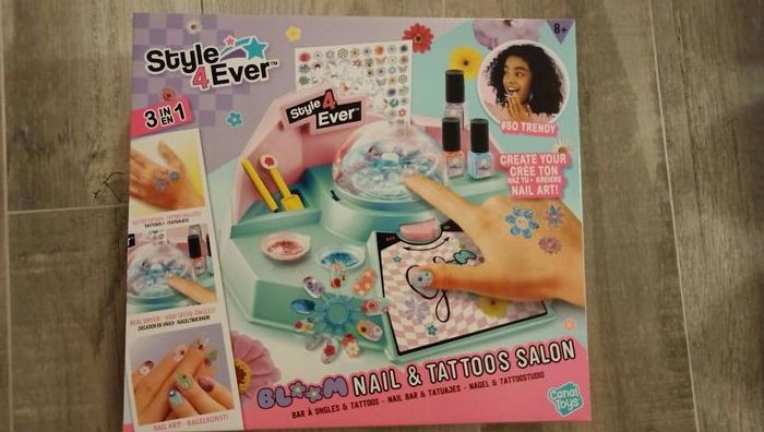 Bar à ongle Bloom nail & tattoos salon NEUF - photo numéro 2