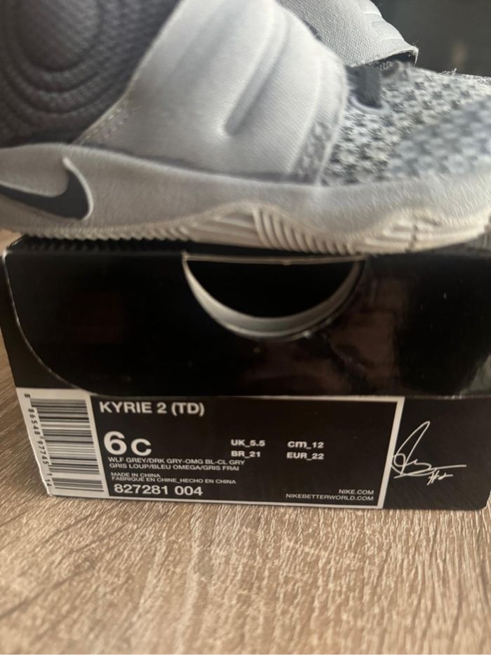 Basket Nike taille 22 - photo numéro 2