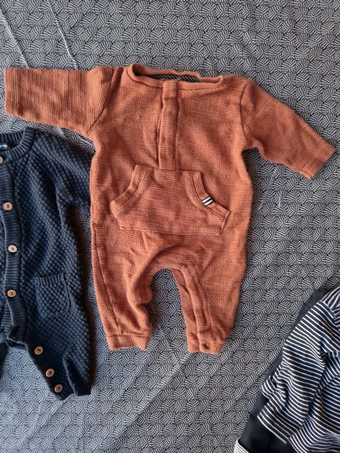 Lot 4 vêtements automne hiver taille 1 mois - photo numéro 6