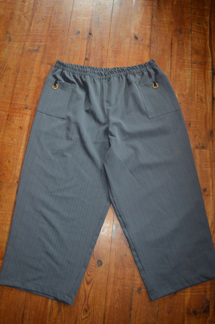 Pantacourt Taille 5 / - photo numéro 2