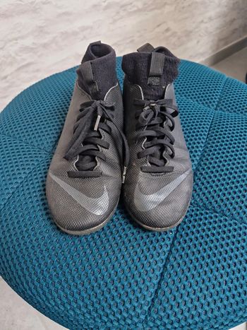 Chaussures/baskets de futsal 37.5