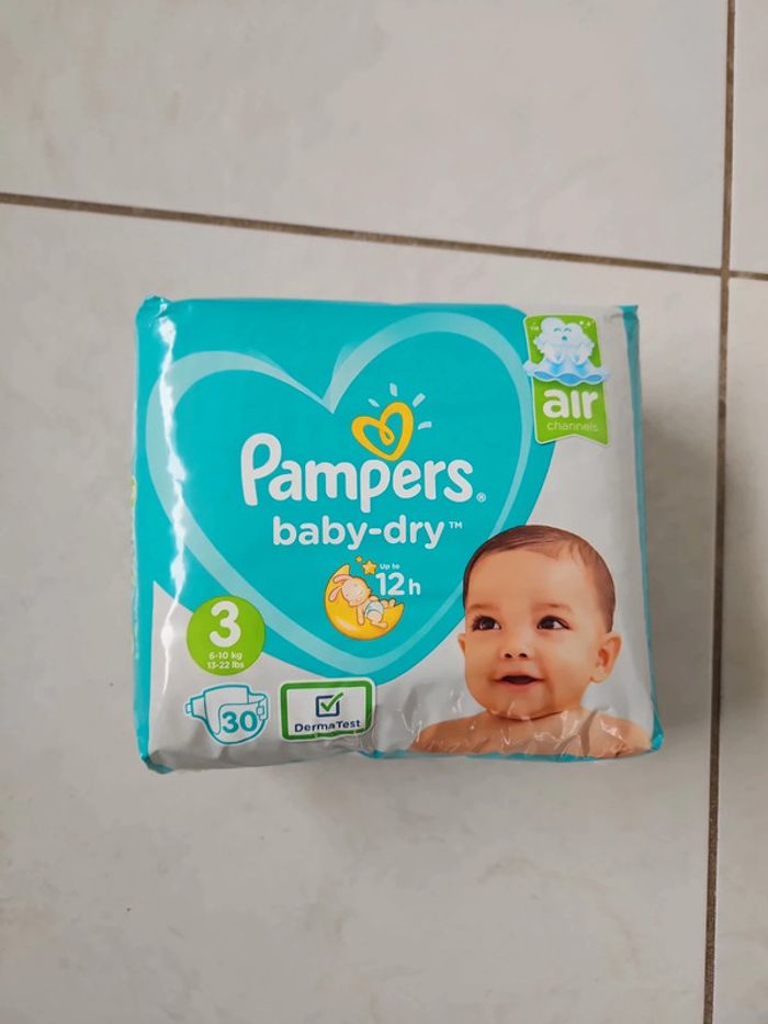 Paquet de 30 couches taille 3 Pampers Neuf - photo numéro 2