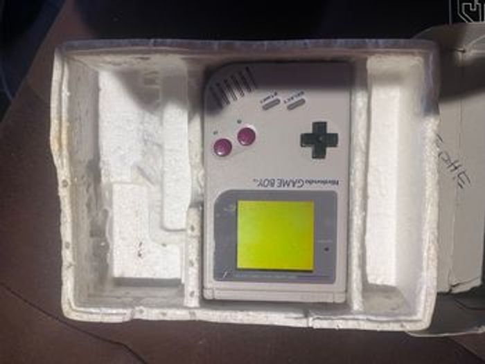 Game boy en boîte - photo numéro 7