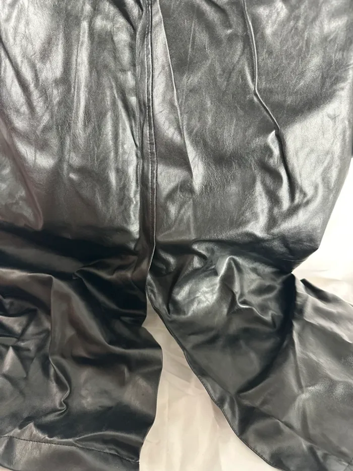 Veste longue en faux cuir noir YesStyle - photo numéro 8