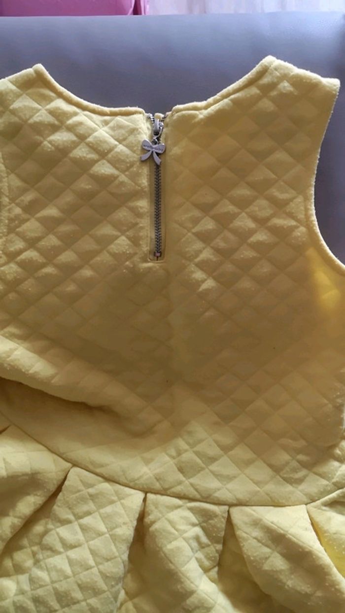 Robe jaune mi saison - photo numéro 3