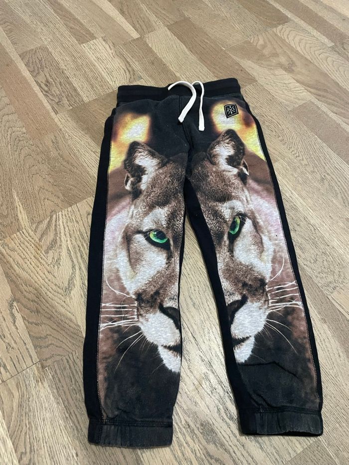 Pantalon jogging 4/6 ans bon état